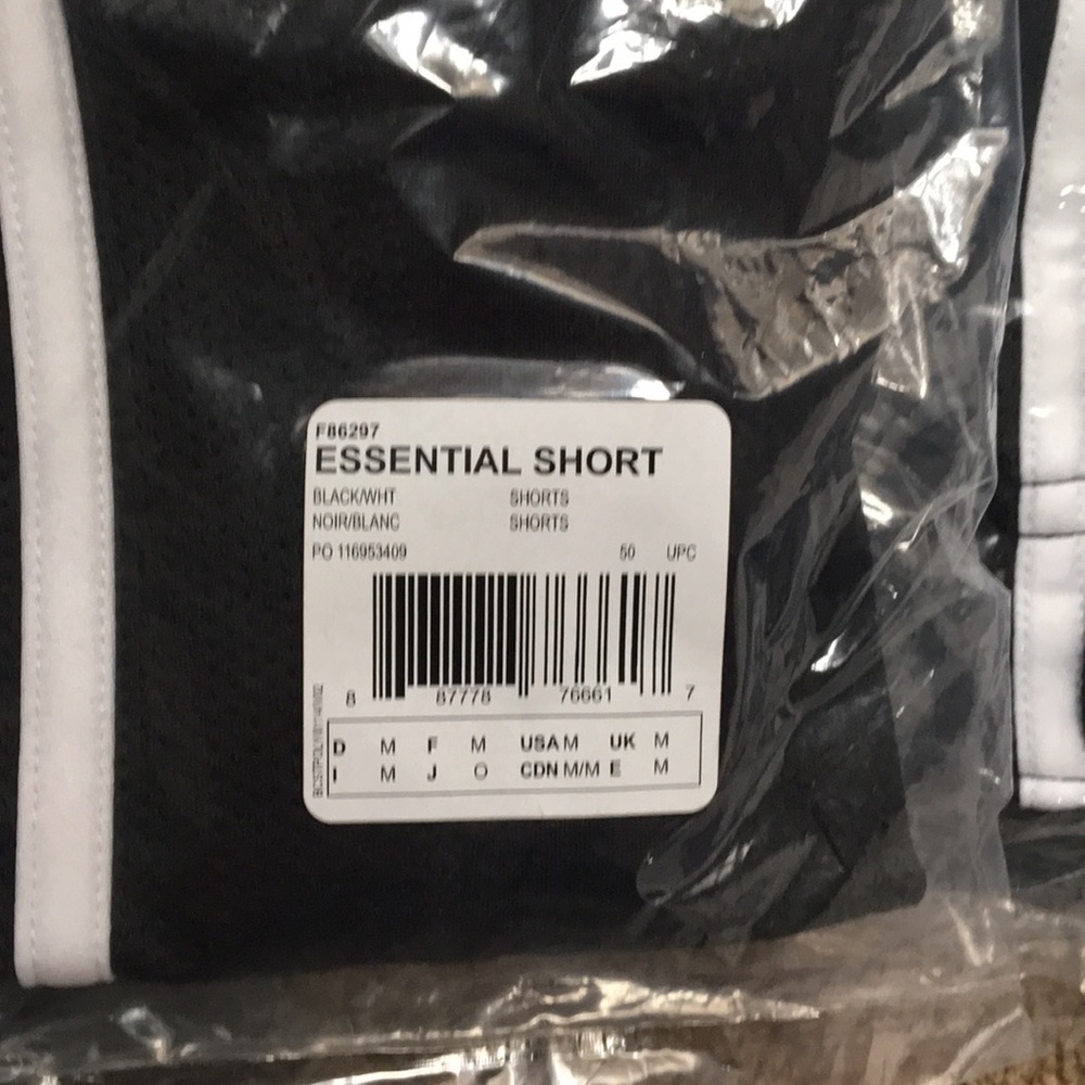 Men’s Adidas Essentials shorts Black white Stripe - Picture 8 of 8